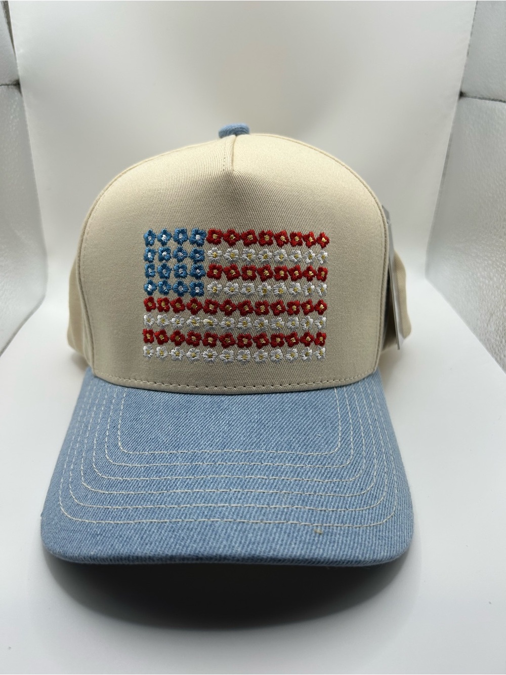 Women’s Beige & Light Blue Flag Embroidered Baseball Cap